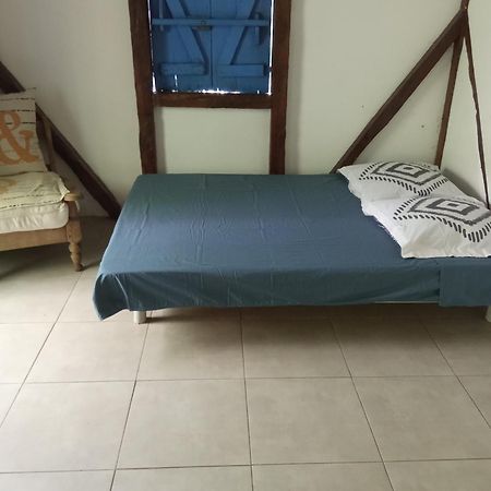 La Rose Des Bois Apartman Saint-Louis Kültér fotó